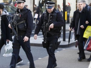 Londres aumenta número de policiais armados nas ruas