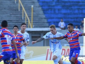 Londrina sai à frente, mas Fortaleza arranca empate com Gustagol 