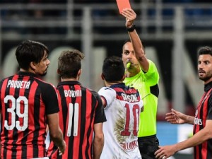 Lucas Paquetá pega gancho de três jogos por tapa na mão de juiz e não joga mais na temporada