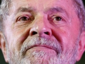 Lula admite a aliados que está fora das eleições