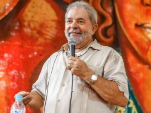 Lula defende governo e diz que ‘o tempo do golpismo passou para nunca mais’