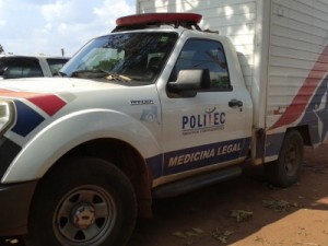 Mãe de 98 anos fica presa 4 dias embaixo do corpo da filha