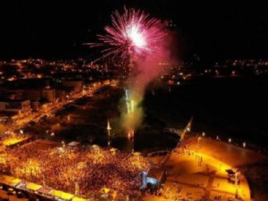 Mais de 10 mil pessoas acompanharam a virada do ano na Praça da Lagoa