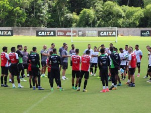 Mancini começa a montar o Vitória para duelo contra a Ponte Preta