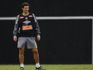 Marcado por 2011, Elano confia em vingança brasileira sobre o Paraguai