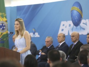 Marcela Temer usou vestido de R$1,6 mil em evento social, em Brasília