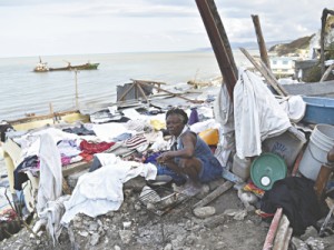 Matthew perde força nos EUA, mas mata centenas no Haiti