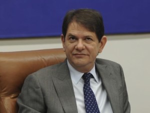 MEC atrasa pagamento de mais de 400 mil professores