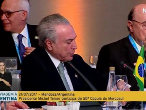 Meirelles cochila enquanto Temer discursa na Cúpula do Mercosul