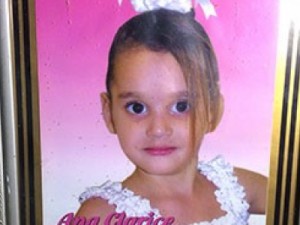 Menina de 9 anos morre eletrocutada em cerca elétrica clandestina