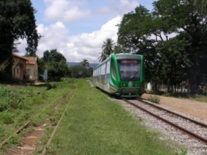 Metrô do Cariri descarrila em Crato e causa susto aos passageiros