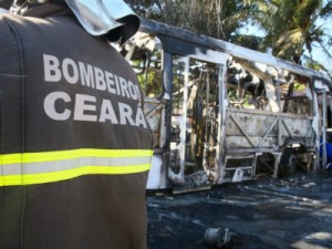 Ministério da Justiça oferece vagas, e Ceará transfere 257 presos que comandam ataques criminosos