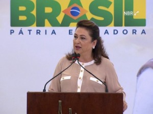 Ministra anuncia R$ 187,7 bilhões para Plano Agrícola 2015-2016