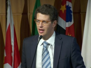 Ministro do Meio Ambiente, Ricardo Salles, é internado em Brasília