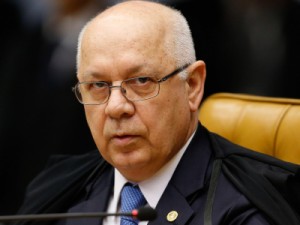 Ministro do STF Teori Zavascki morre em acidente aéreo em Paraty