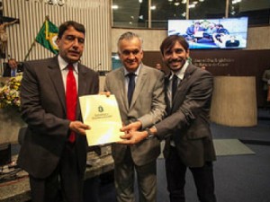 Ministro participa de entrega de Plano Estadual de Cultura no Ceará