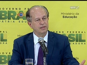 Ministro vê 'grandeza' de Dilma por tê-lo convidado após criticar governo