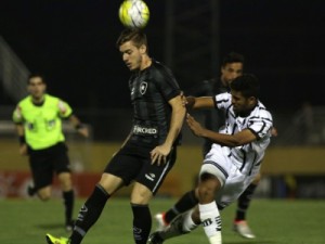 Mistão do Botafogo empata com Bragantino em jogo movimentado: 2 a 2