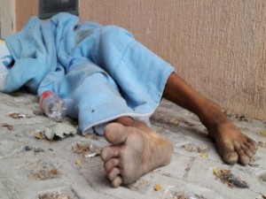 Morador de rua assassinado, mulher fica ferida, e idoso morre atropelado em Juazeiro do Norte