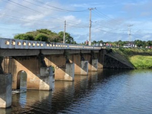 Moradores estranharam redução da vazão da água e descobrem cadáver