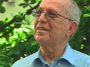 Morre no Recife o escritor Milton Lins, aos 87 anos