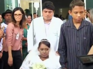 Morre paciente com câncer que se casou em hospital em Juazeiro-CE