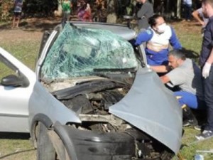 Motorista bate contra caminhão e morre em rodovia em Conchas