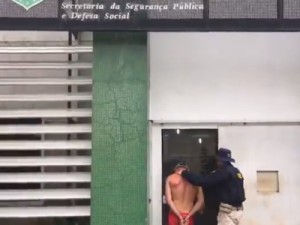 Motorista de caminhão é detido após dirigir por 17 horas sob efeito de anfetamina, na BR-116