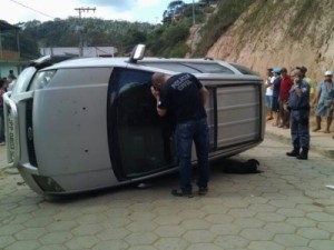 Motorista desvia de gato e atropela e mata casal em Santa Maria, ES