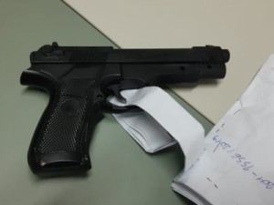 Motorista e ajudante de caminhão-baú são feitos reféns por trio em assalto no Maracanaú