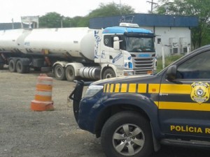 Motorista 'inventa' assalto ao ser pego embriagado: 'coisa de bêbado', diz PRF