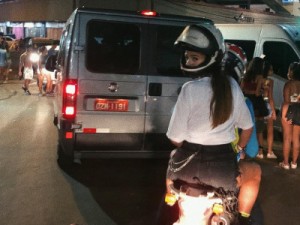 Mototaxista que levou Bruna Marquezine relata surpresa na corrida