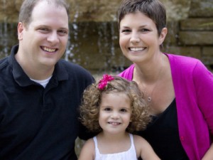 Mulher com câncer terminal escreve cartas para filha de 4 anos ler durante toda vida