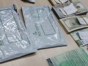 Mulher é detida no RN com quase US$ 50 mil em envelopes sob a blusa