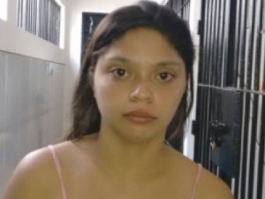 Mulher é presa depois de quebrar dentes de PM com garrafa de uísque