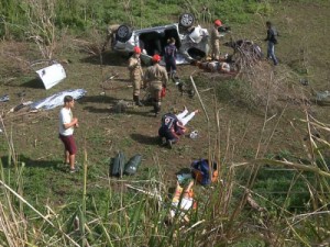 Mulher morre e quatro pessoas ficam feridas em acidente na BR-230, na PB