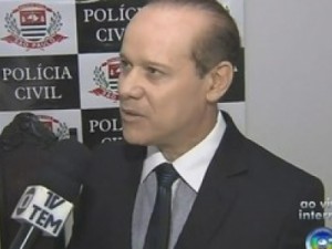 Mulher perde R$ 30 mil em golpe do casamento com falso fuzileiro naval