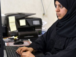 Mulheres concorrem pela primeira vez às eleições na Arábia Saudita