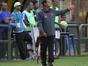 Muricy exalta importância da vitória sobre o Sport e elogia Léo Duarte