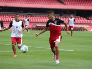 Muricy se preocupa com emocional de Centurión, mas quer usá-lo domingo