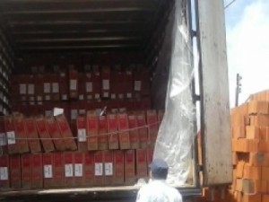 Na AIS 11: Polícia Militar recupera carga roubada com centenas de aparelhos de TV 