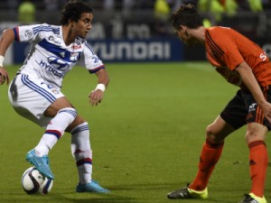Na estreia do lateral brasileiro Rafael, Lyon fica no zero com o Lorient