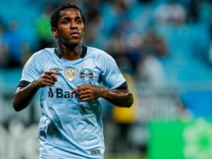 Na volta de Bolaños, Grêmio atropela Ju na Arena e garante vaga no Gauchão