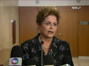 'Não tem reforma ministerial', diz Dilma após demissão de Cid Gomes