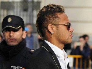 Neymar tem helicóptero bloqueado pela Anac e fica impedido de usá-lo