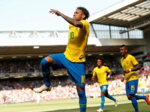 Neymar volta após cirurgia, faz gol e Brasil vence a Croácia