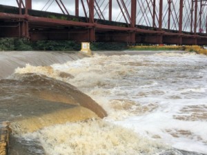 Nível do Rio Coreaú sobe mais de três metros e ameaça invadir Granja
