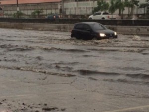 No aniversário de Fortaleza, chuva causa transtornos aos cidadãos