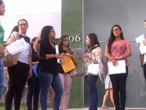 Noivos pagam por decoração de festa, mas empresa descumpre contratos