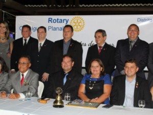 Nova diretoria do Rotary Club Planalto é instalada em Iguatu